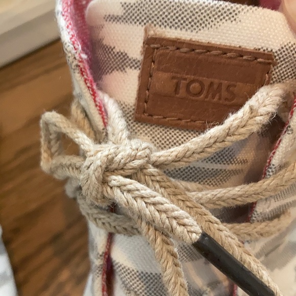 Toms Women’s 9.5 Us Ikat Desert Espadrille Wedge Bootie Gray White - Picture 3 of 7